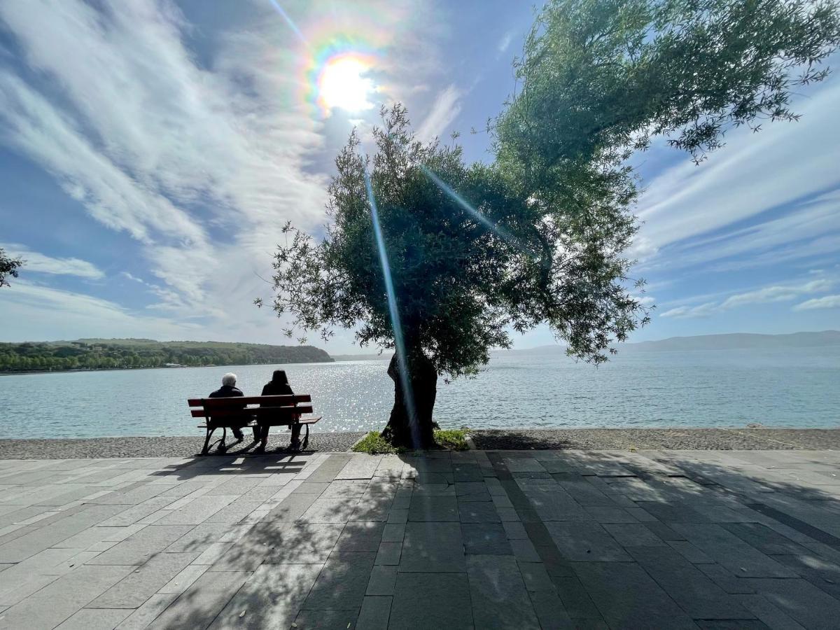 Luminoso Appartamento Sul Lago - Lake Court Anguillara Sabazia Exterior foto